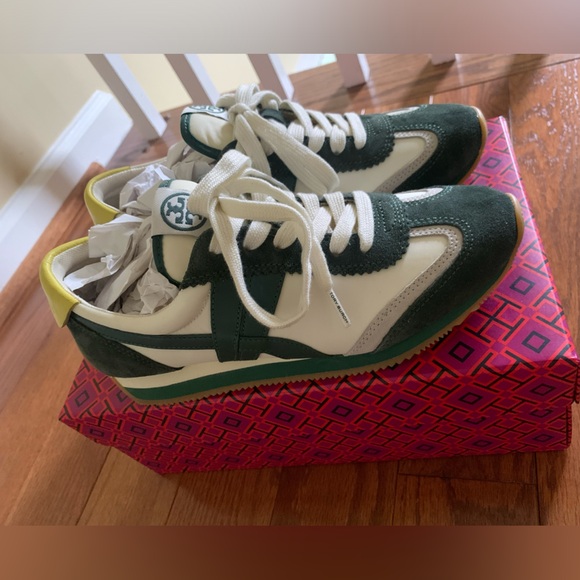 Tory Burch Hank Suede Sneakers Lace Up Ivory and Green Womens Size 6.5 NIB - Picture 10 of 12